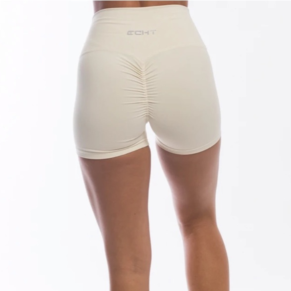 ECHT Apparel Powder White Scrunch Shorts (Size M)